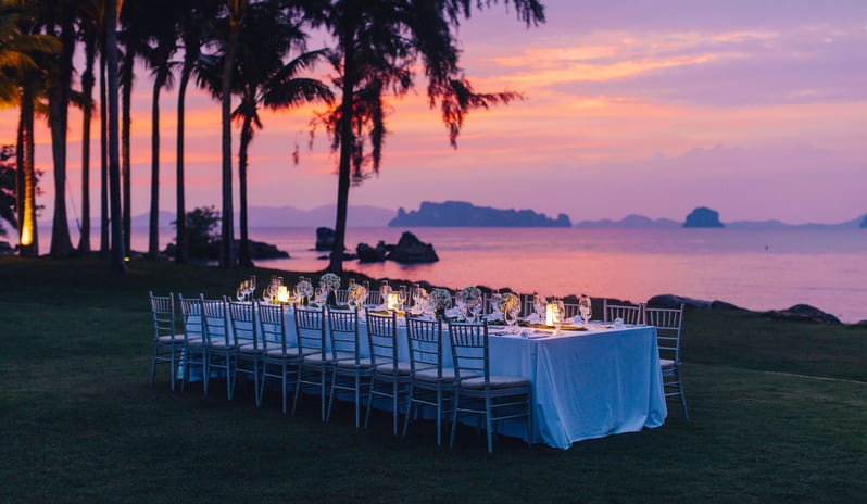 DINING BEYONG LONG TABLE